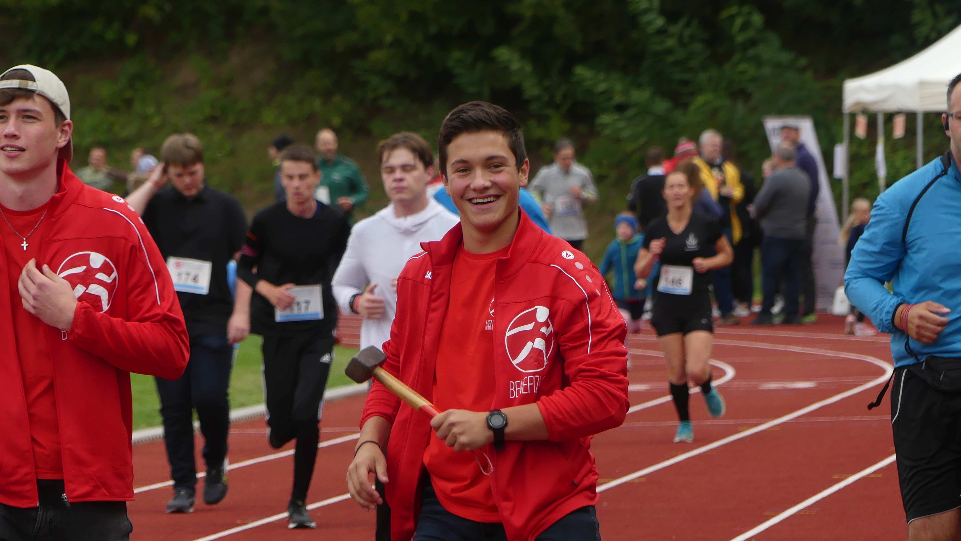 Bild vom 14. Benefizlauf im Jahr 2024. Dies ist das 57. Bild.